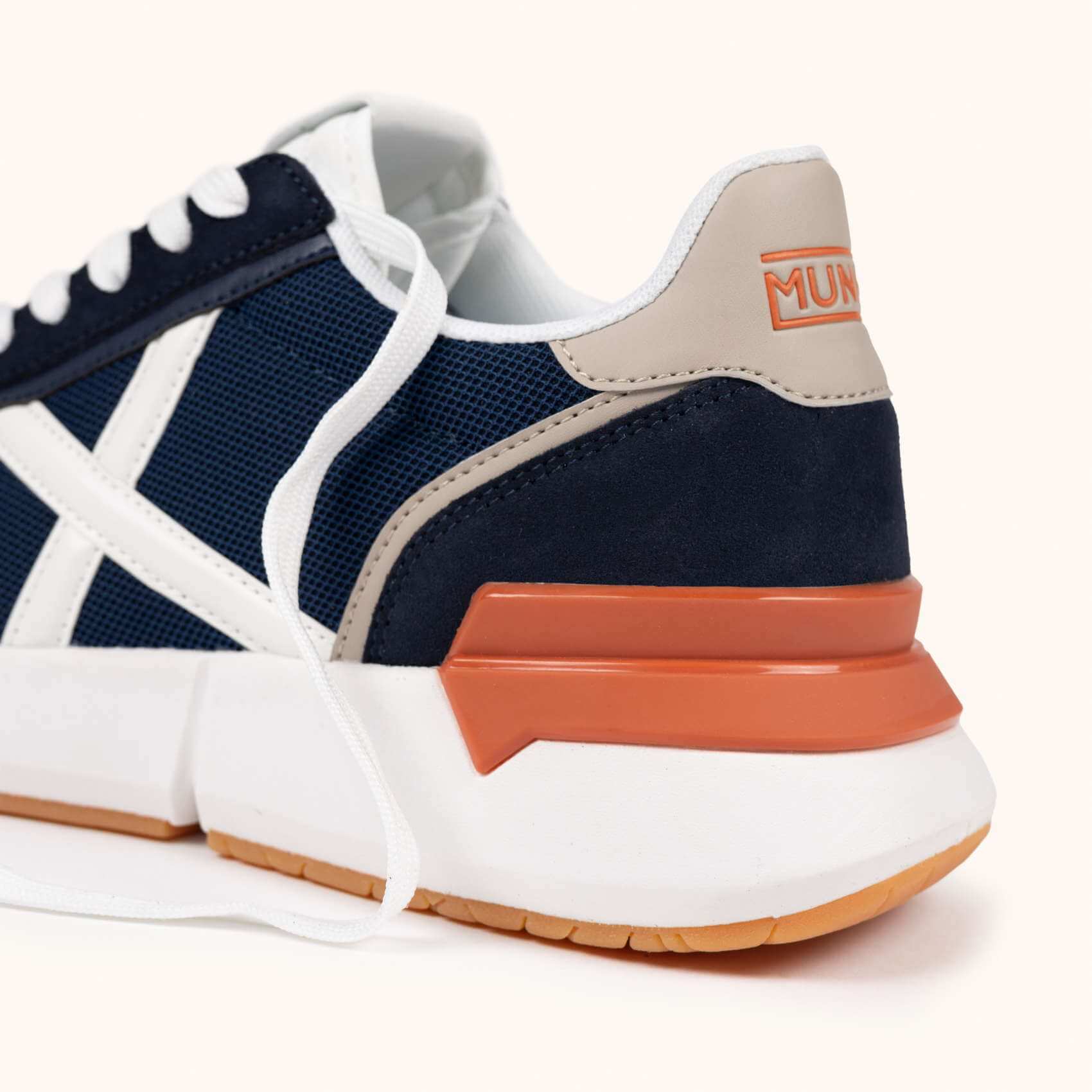 MUNICH VERSUS 116 - Image 4